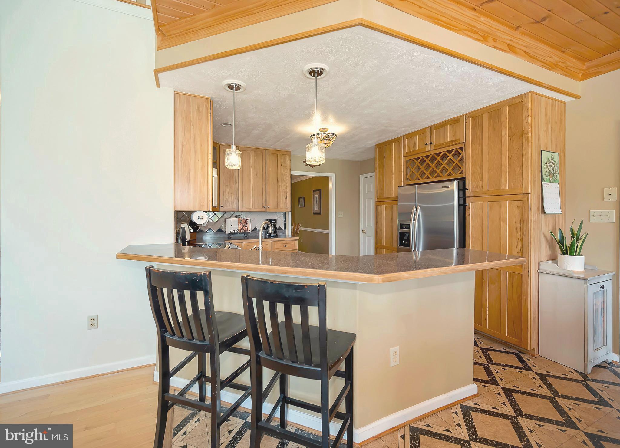 27537 Mine Run Road Rhoadesville, VA 22542 - Photo 21 of 94 Main Level Kitchen Breakfast Bar