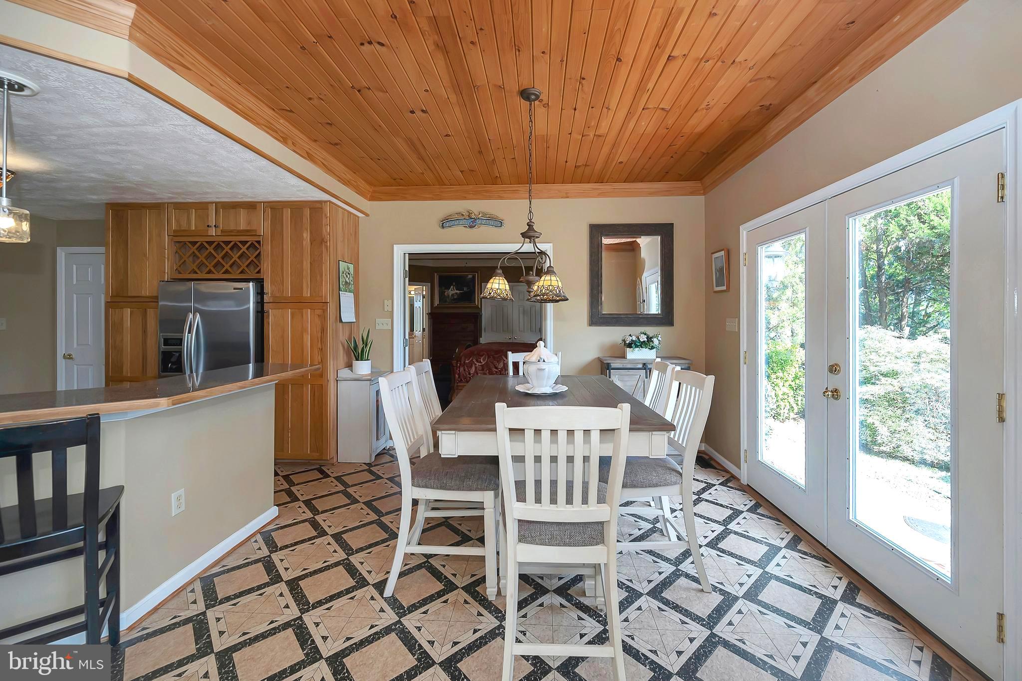 27537 Mine Run Road Rhoadesville, VA 22542 - Photo 23 of 94 Main Level Kitchen Eat-In Space Photo 2