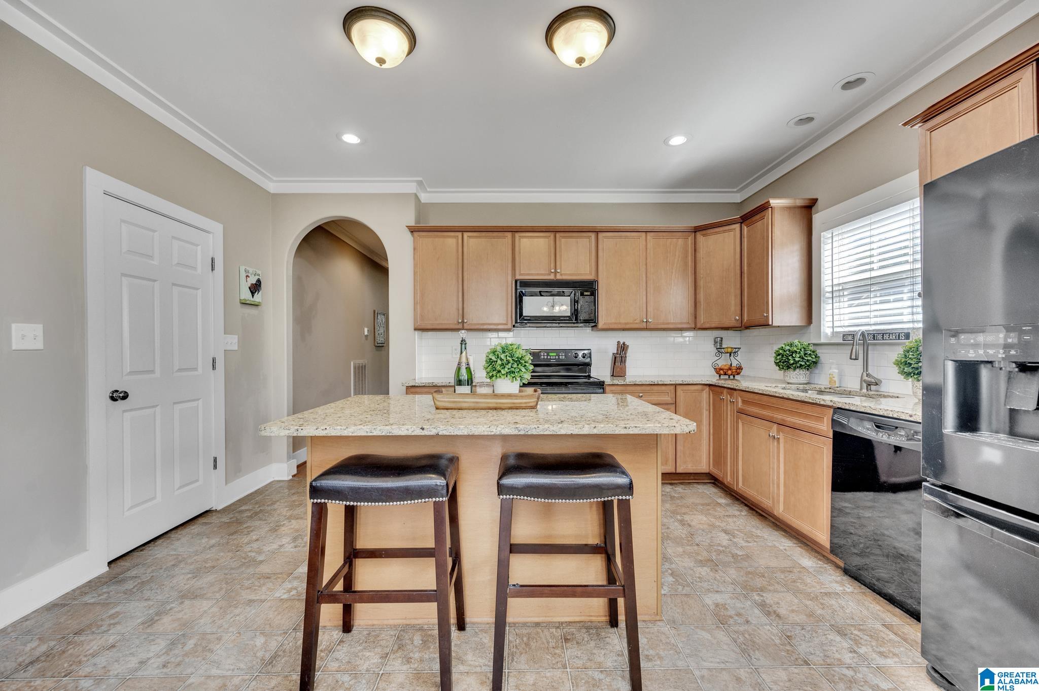 243 Nottingham Drive Calera, AL 35040 - Photo 8 of 34
