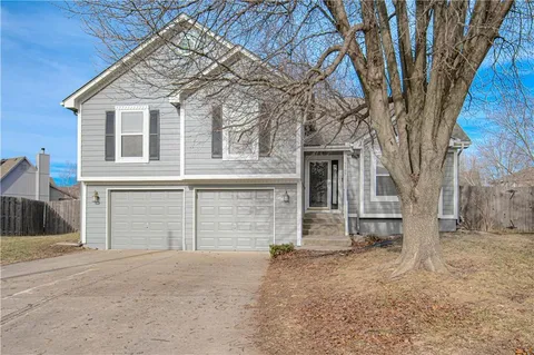 $354,950 | 5509 Northeast Wildflower Court, Lee's Summit, MO 64064