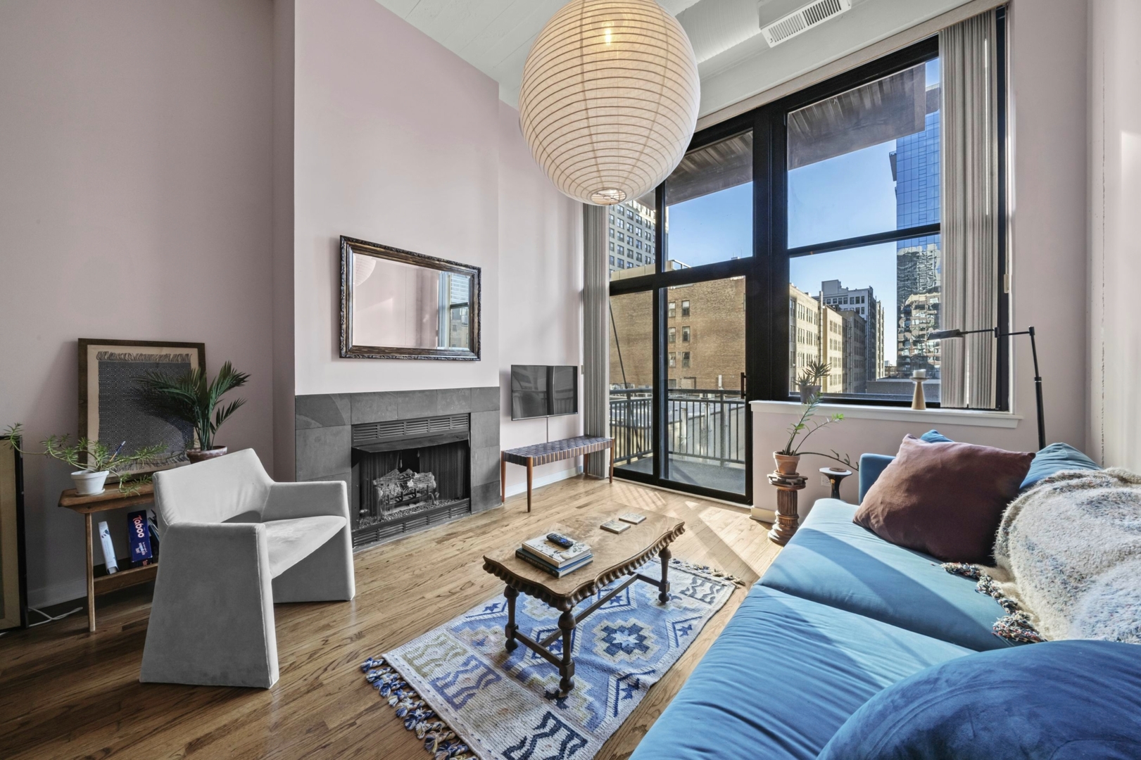 547 South Clark Street, Unit 604 Chicago, IL 60605 - Photo 2 of 31