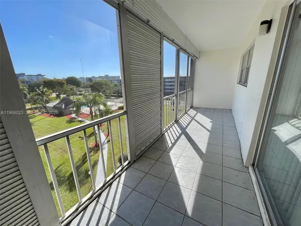 $1,650 | 4700 Washington Street, Unit 507, Hollywood, FL 33021