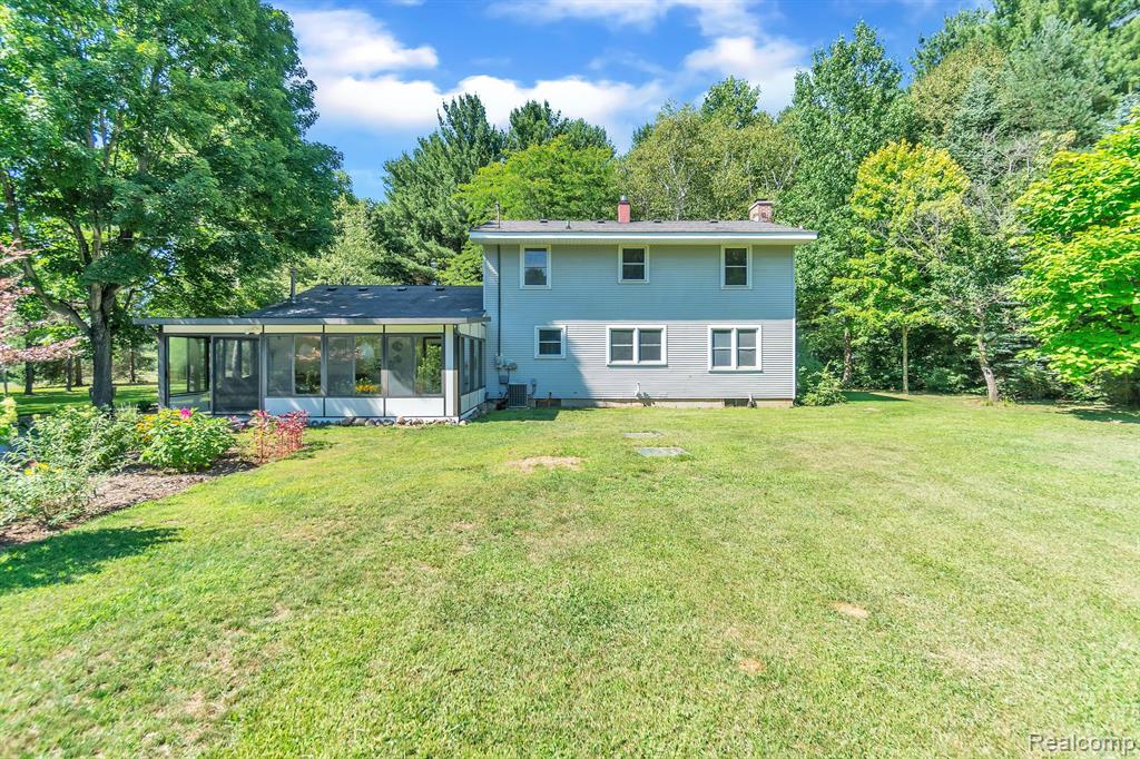 1555 Sexton Road Howell, MI 48843 - Photo 37 of 45