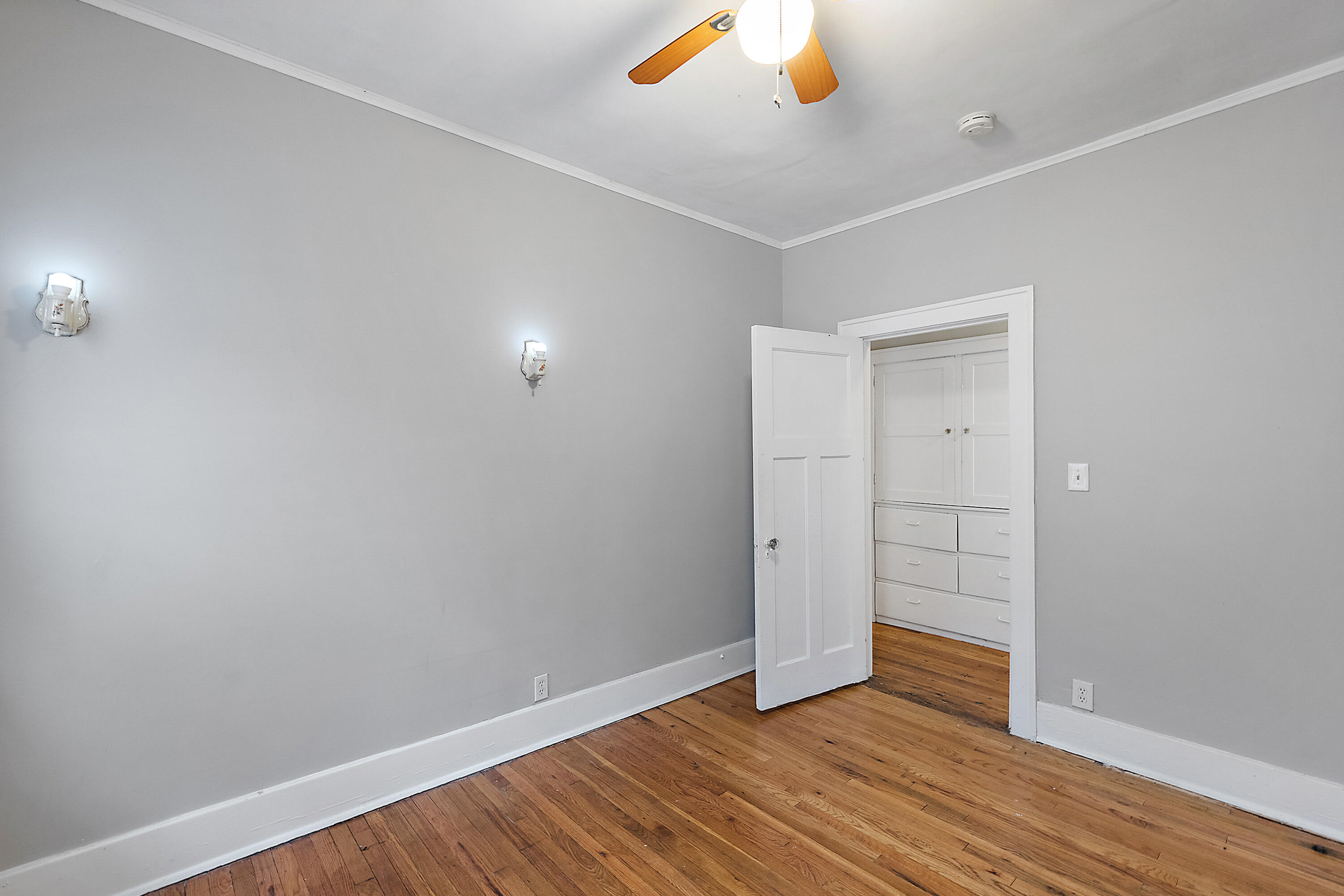 1651 Atkinson Street, Unit 2 Detroit, MI 48206 - Photo 12 of 28 1651 Atkinson 2nd Floor-26