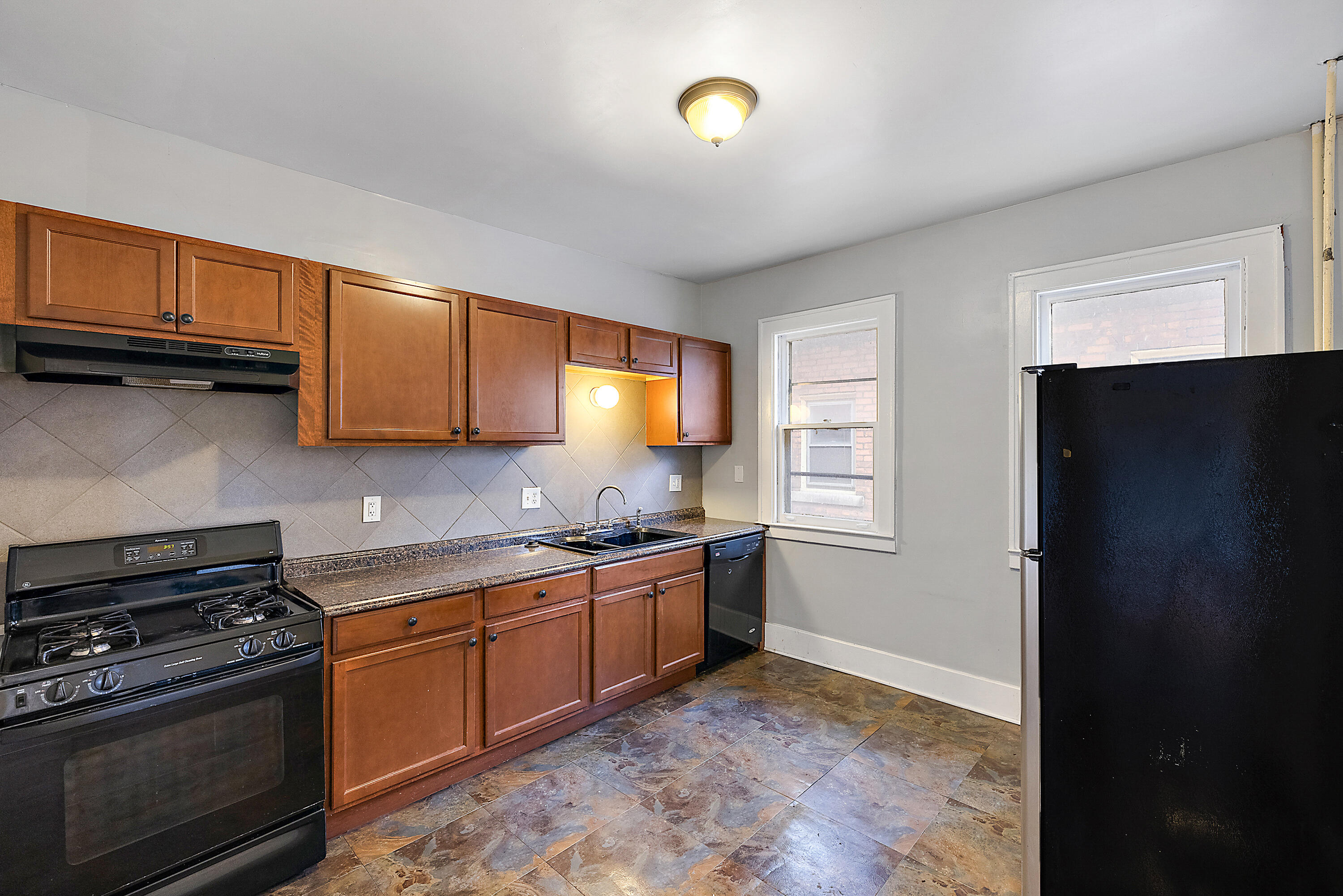 1651 Atkinson Street, Unit 2 Detroit, MI 48206 - Photo 26 of 28 1651 Atkinson 2nd Floor-10