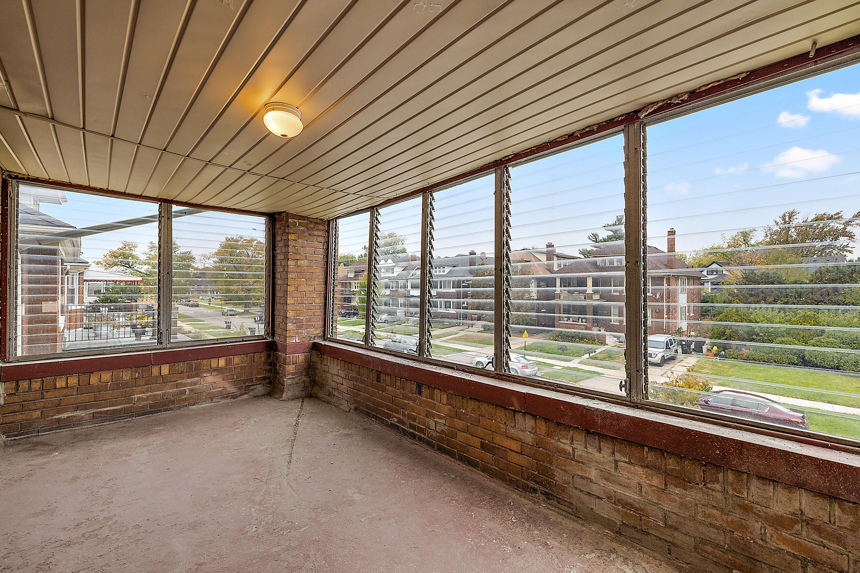 1651 Atkinson Street, Unit 2 Detroit, MI 48206 - Photo 8 of 28 1651 Atkinson 2nd Floor-6