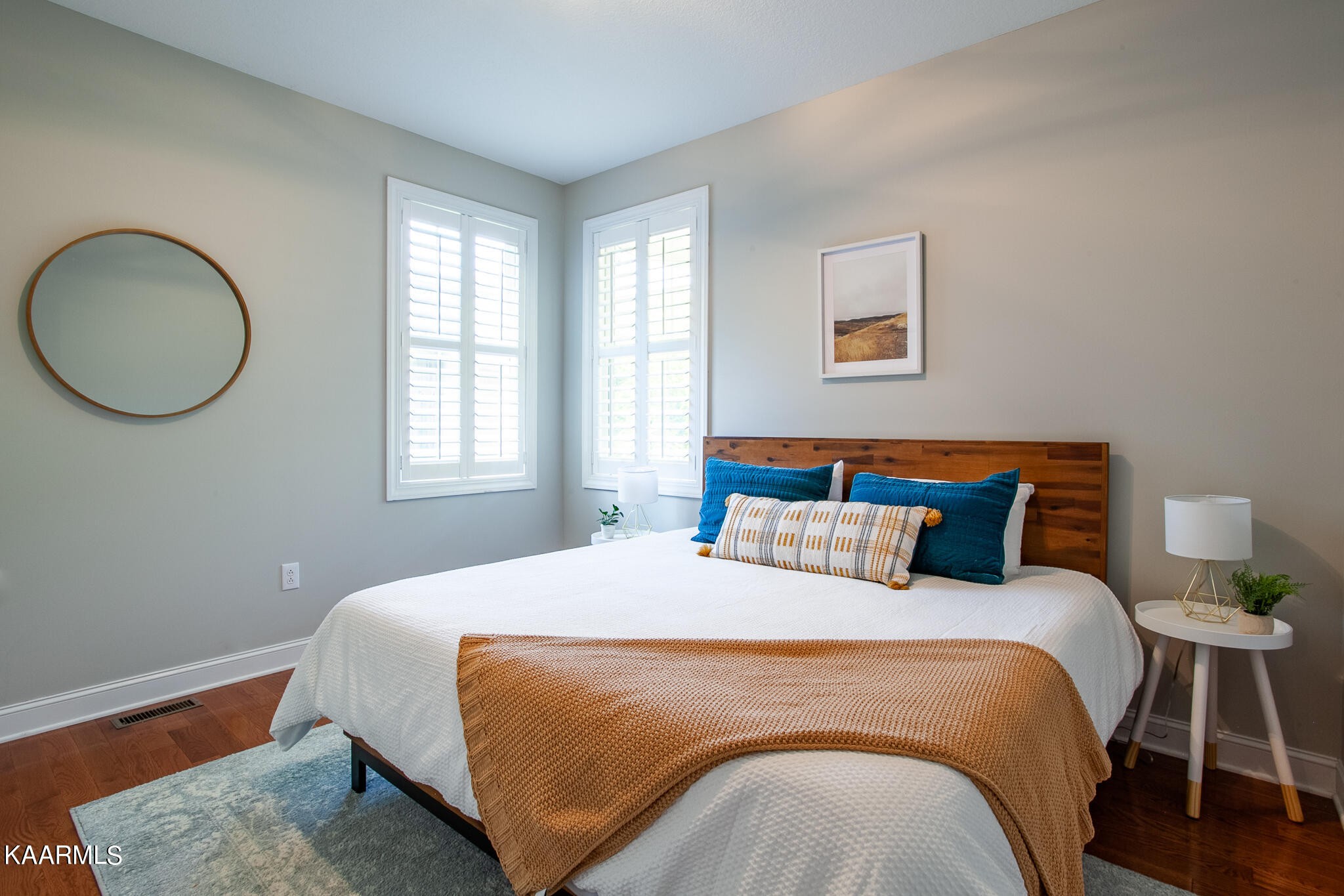 610 Dry Valley Road Townsend, TN 37882 - Photo 24 of 37 a bedroom with double bed and a window