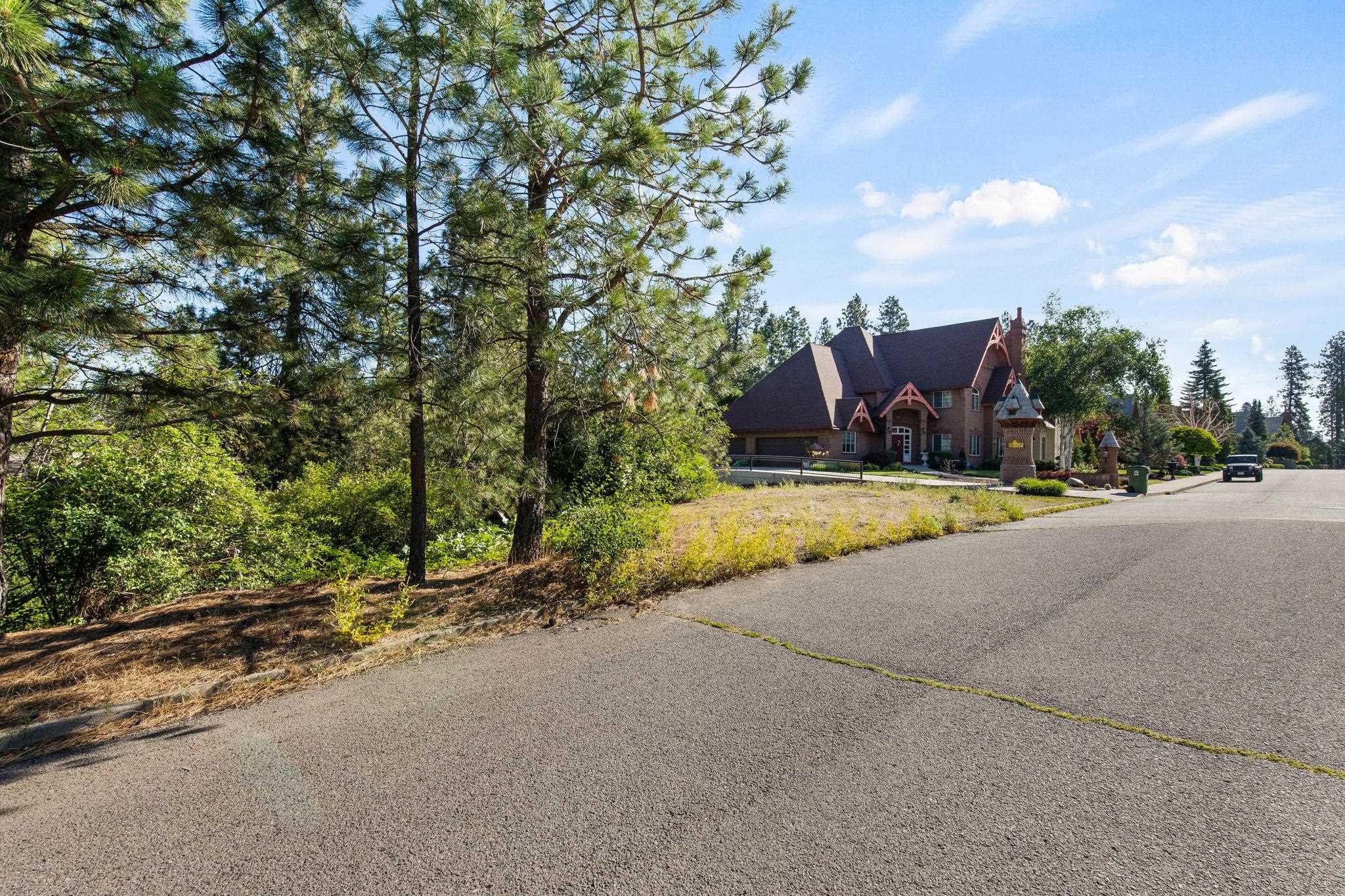 1841 East Pinecrest Road Spokane, WA 99203 - Photo 3 of 23