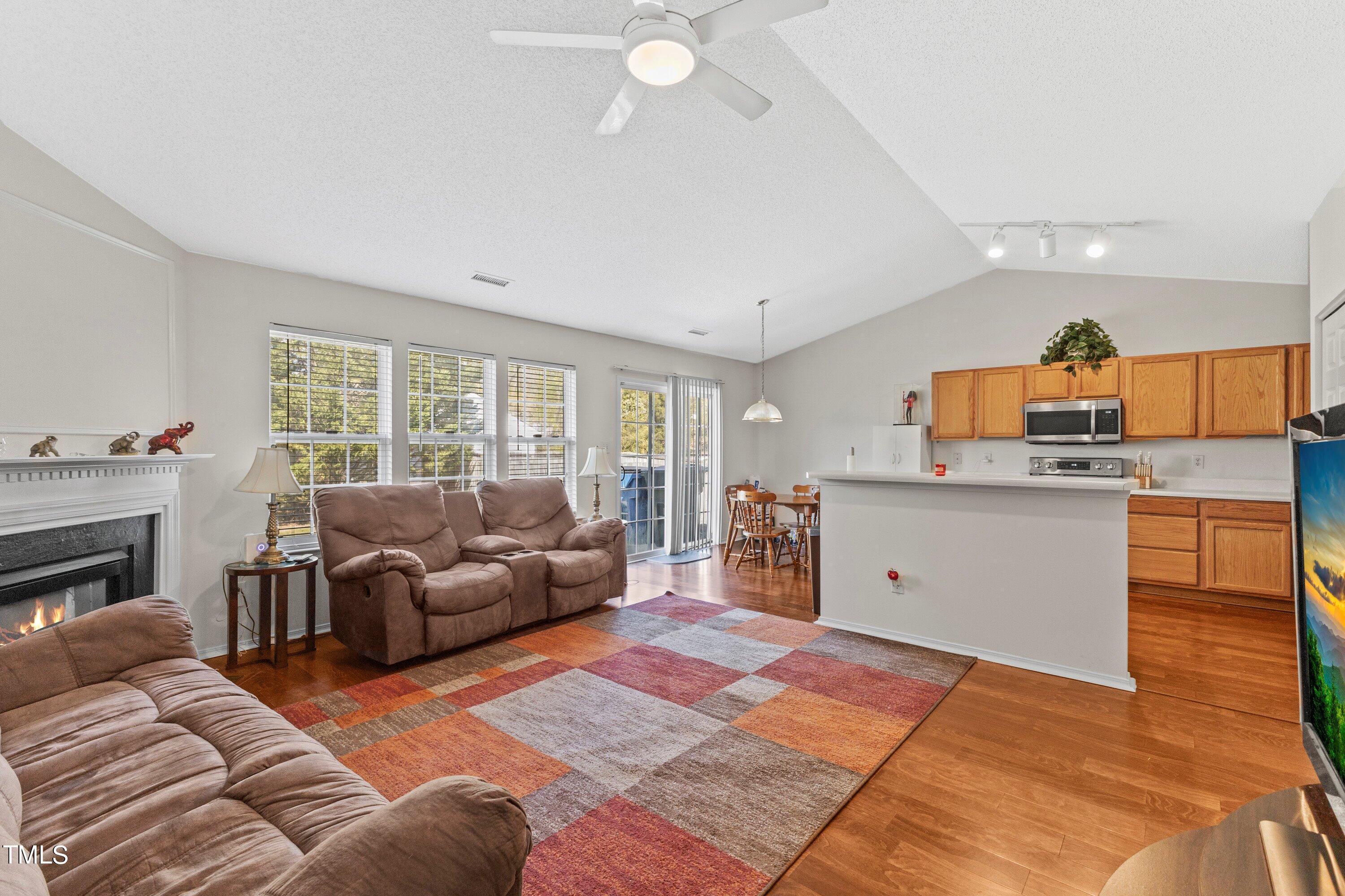 10-202404084427 River Edge Dr_0010