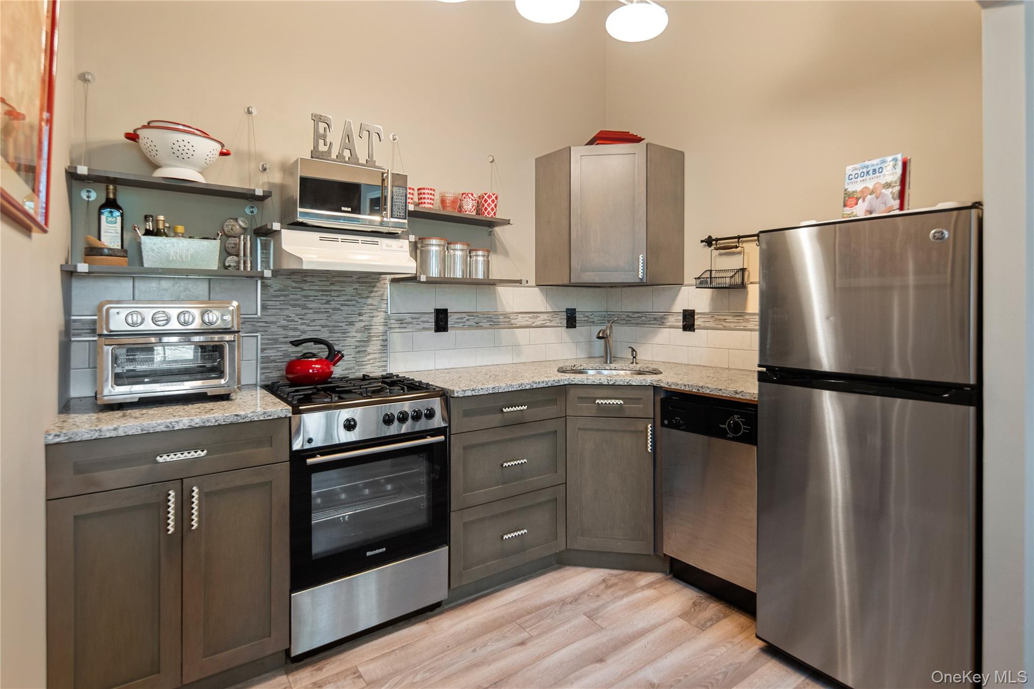 20 Whippoorwill Road East, Unit 2J Armonk, NY 10504 - Photo 9 of 27