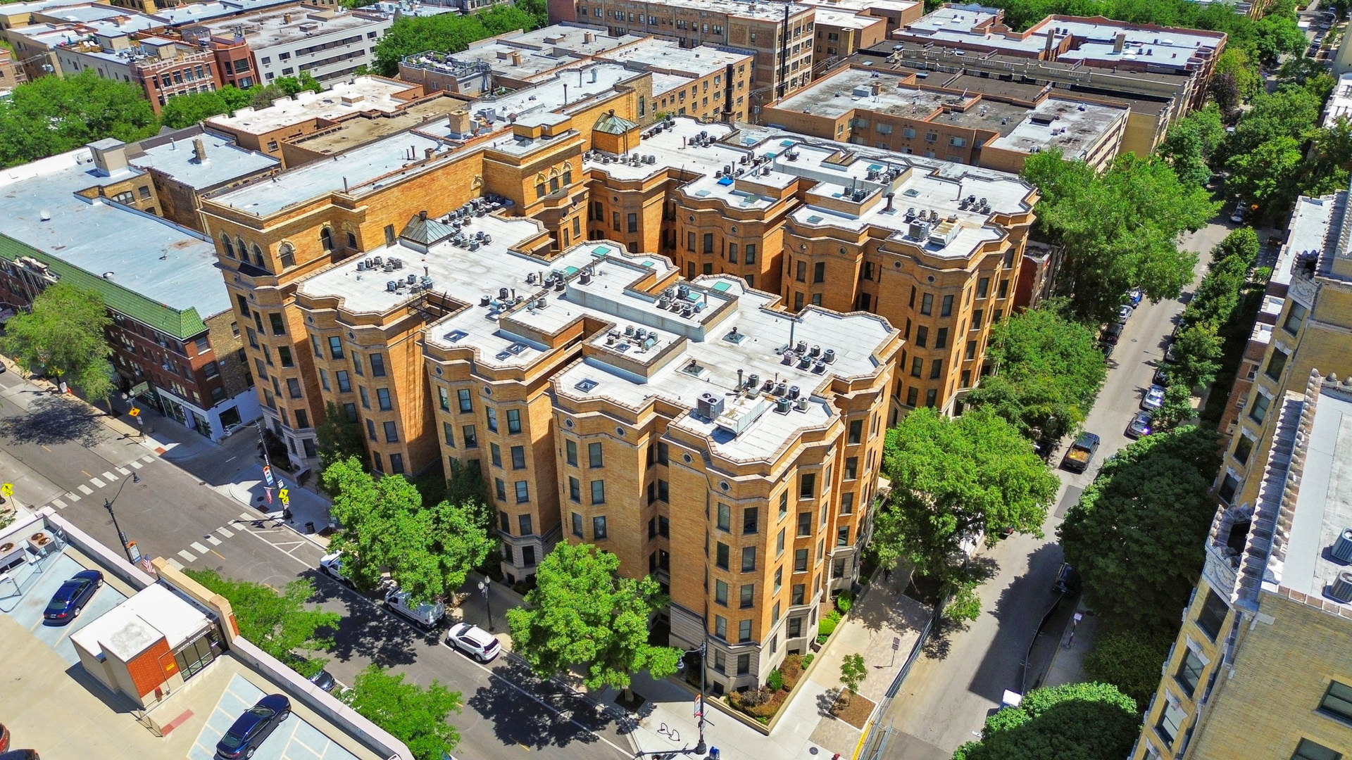 550 West Surf Street, Unit 319 Chicago, IL 60657 - Photo 15 of 17