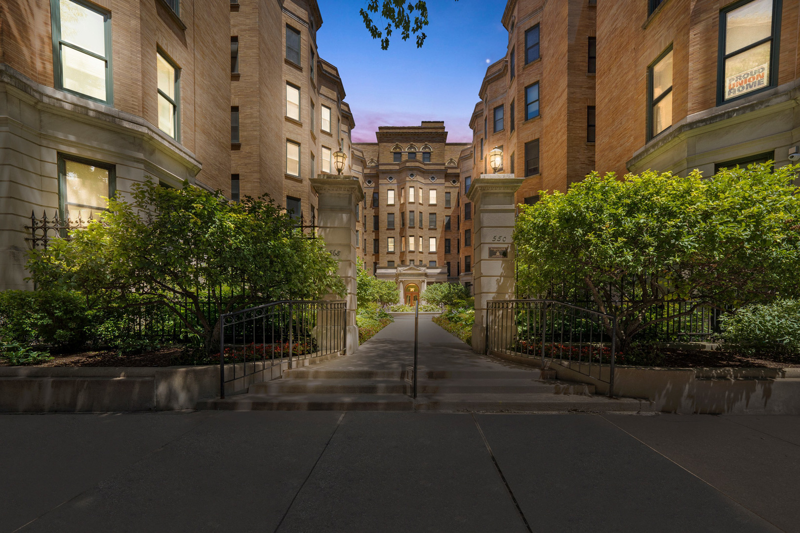 550 West Surf Street, Unit 319 Chicago, IL 60657 - Photo 16 of 17