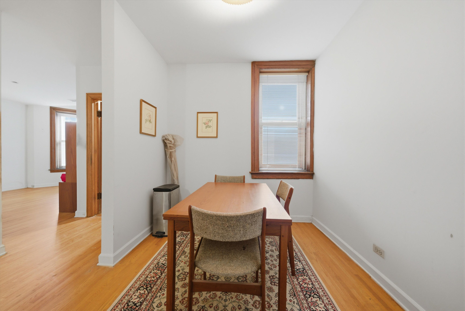 550 West Surf Street, Unit 319 Chicago, IL 60657 - Photo 3 of 17