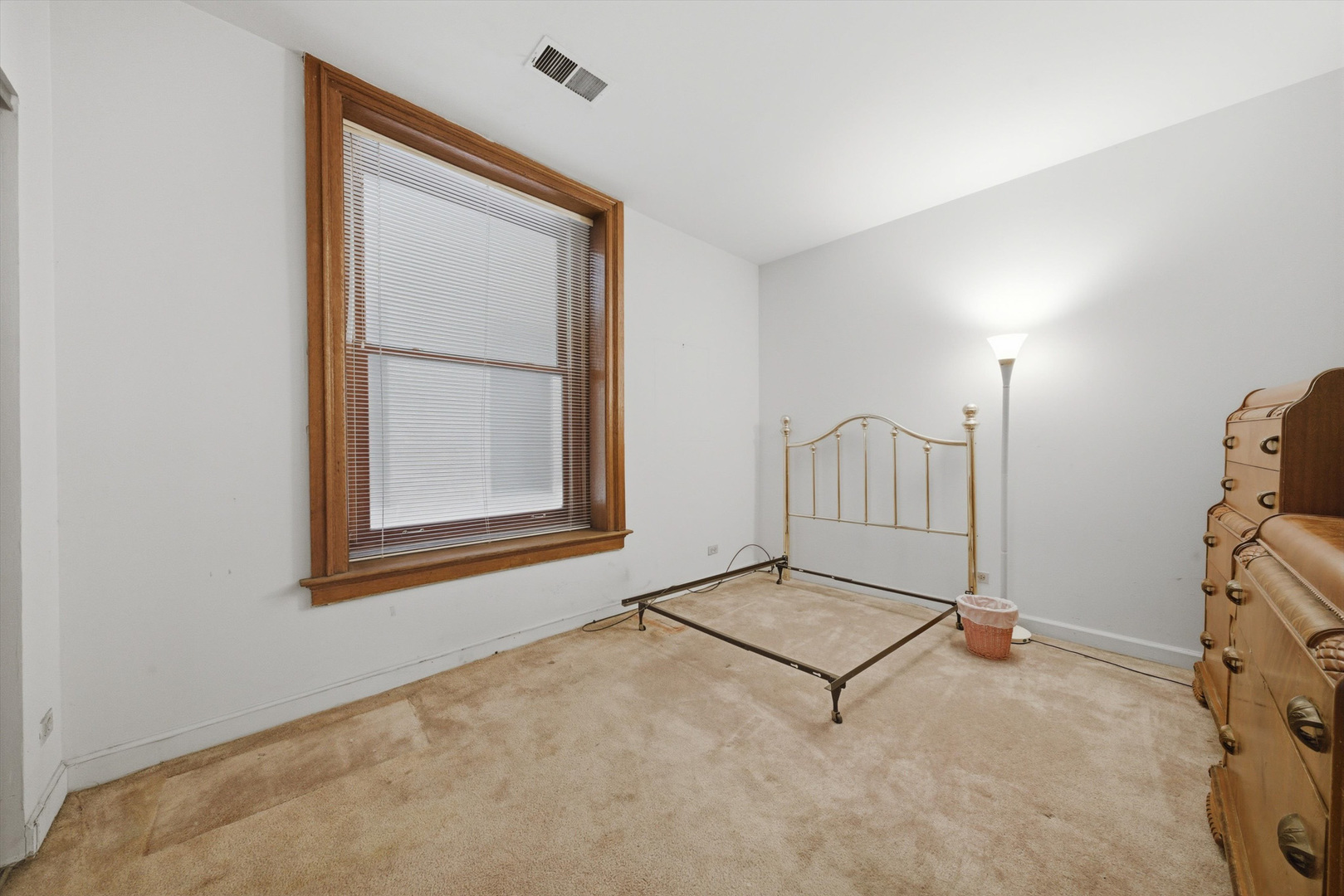 550 West Surf Street, Unit 319 Chicago, IL 60657 - Photo 10 of 17