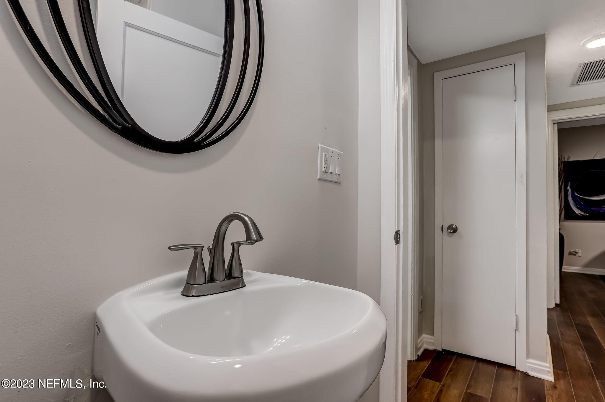 5217 Sunderland Road Jacksonville, FL 32210 - Photo 45 of 52 Guest Bathroom