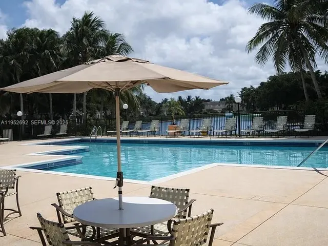 $2,350 | 9457 Palm Circle North, Unit 9457, Pembroke Pines, FL 33025