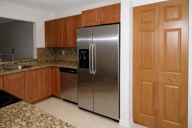 $2,350 | 9457 Palm Circle North, Unit 9457, Pembroke Pines, FL 33025