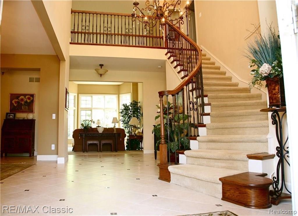 34028 Lyncroft Street Farmington Hills, MI 48331 - Photo 12 of 66