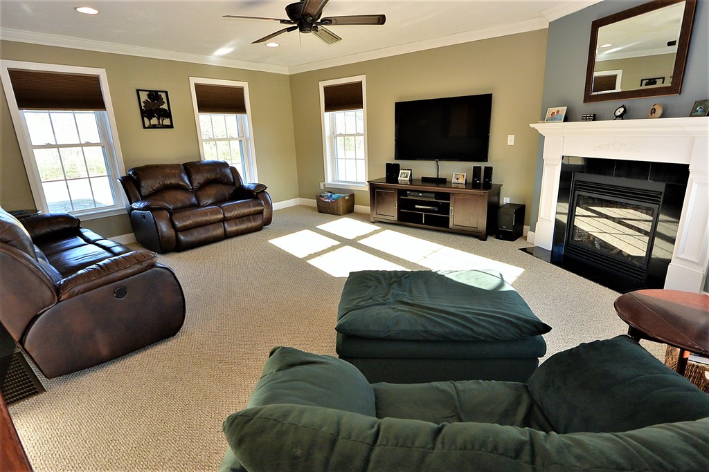 24 Runaway Brook Road Lancaster, MA 01523 - Photo 8 of 28