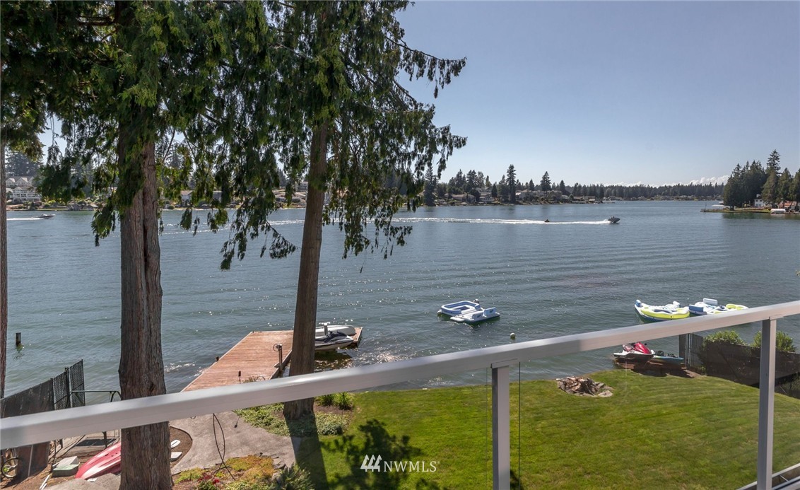 6806 Vandermark Road East Bonney Lake, WA 98391 - Photo 7 of 25 Gallery Image 7