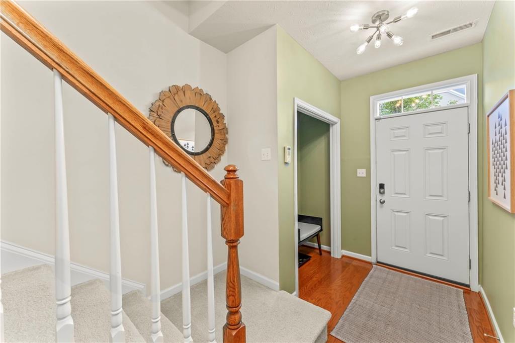 2 Truman Circle McKees Rocks, PA 15136 - Photo 4 of 26