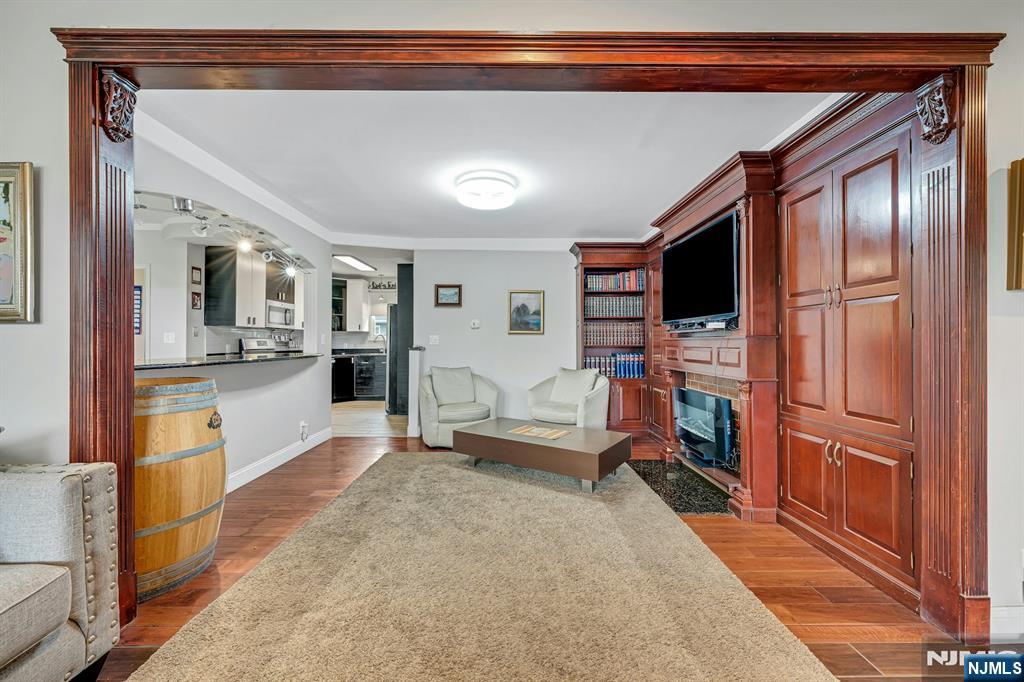 444 Riverside Avenue Lyndhurst, NJ 07071 - Photo 6 of 29