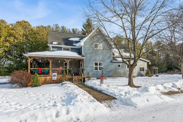 $499,900 | W10763 Cross Road, New London, WI 54961