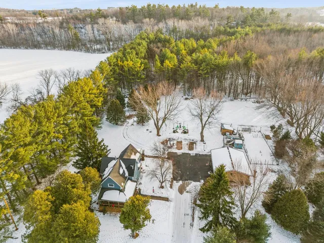 $499,900 | W10763 Cross Road, New London, WI 54961