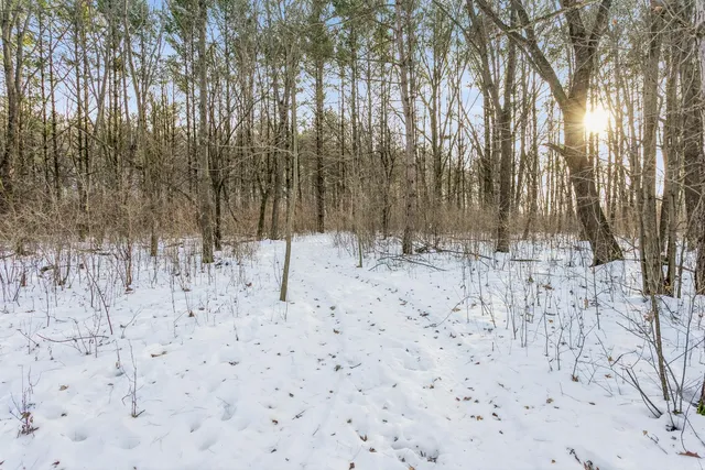 $499,900 | W10763 Cross Road, New London, WI 54961