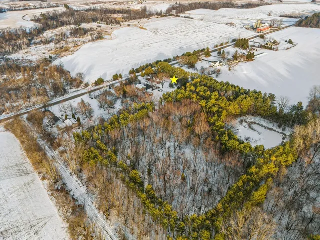 $499,900 | W10763 Cross Road, New London, WI 54961