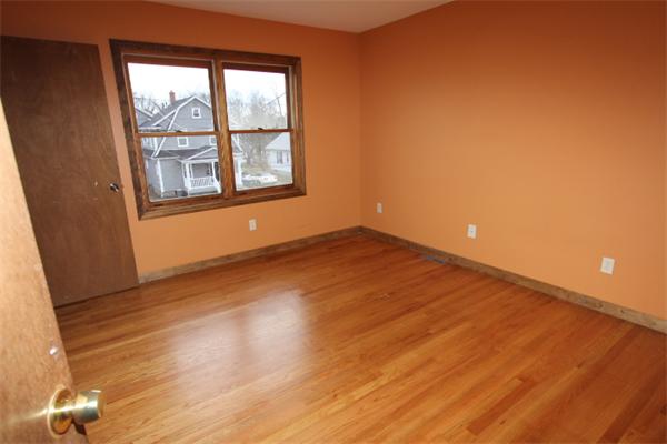 52 Rosella Street Springfield, MA 01118 - Photo 8 of 9