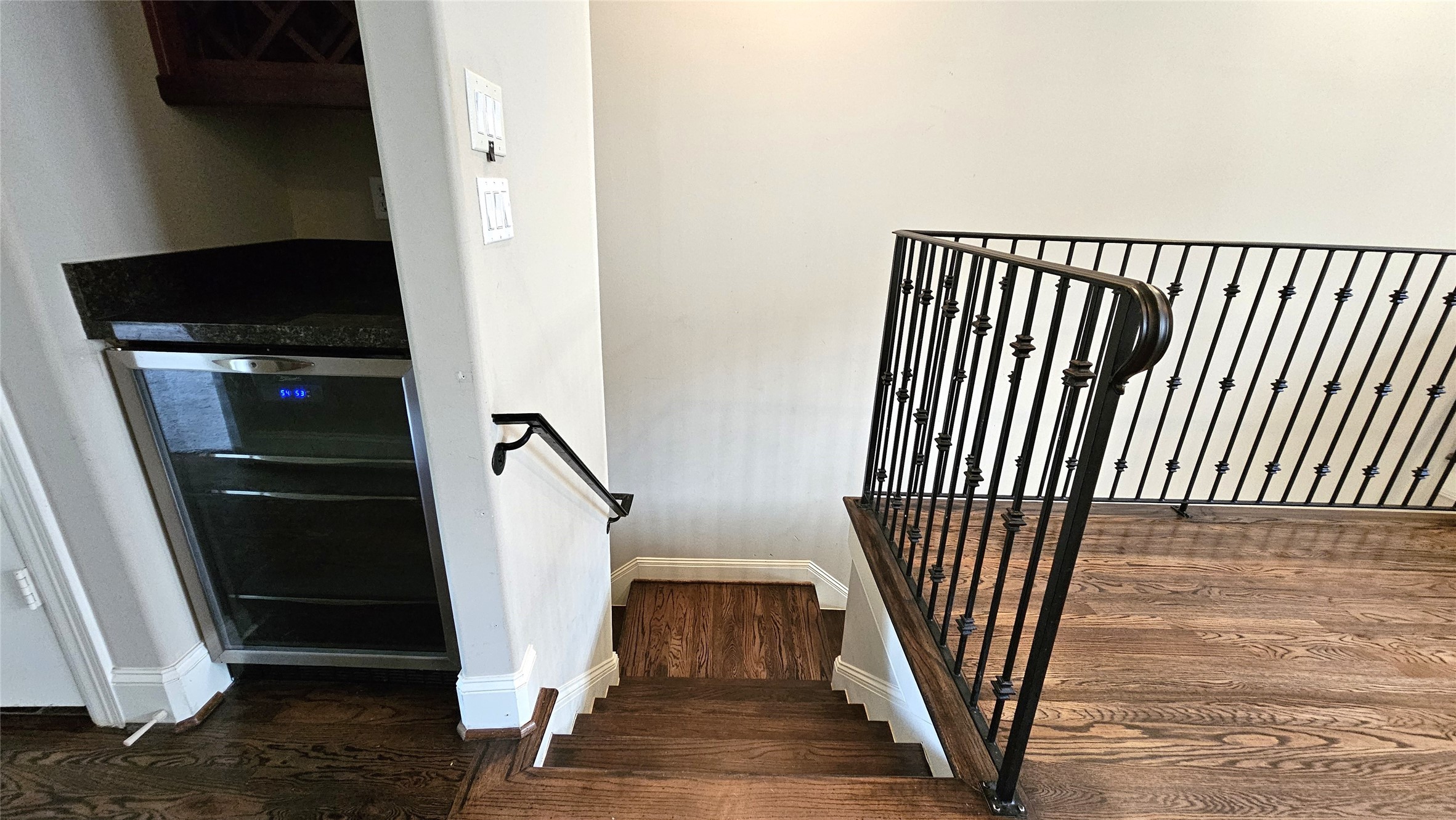 902 West 23rd Street, Unit I Houston, TX 77008 - Photo 14 of 36 a view of entryway with wooden floor