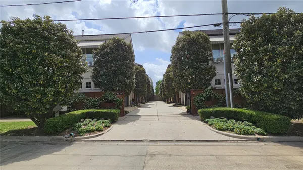 $2,900 | 902 West 23rd Street, Unit I, Houston, TX 77008