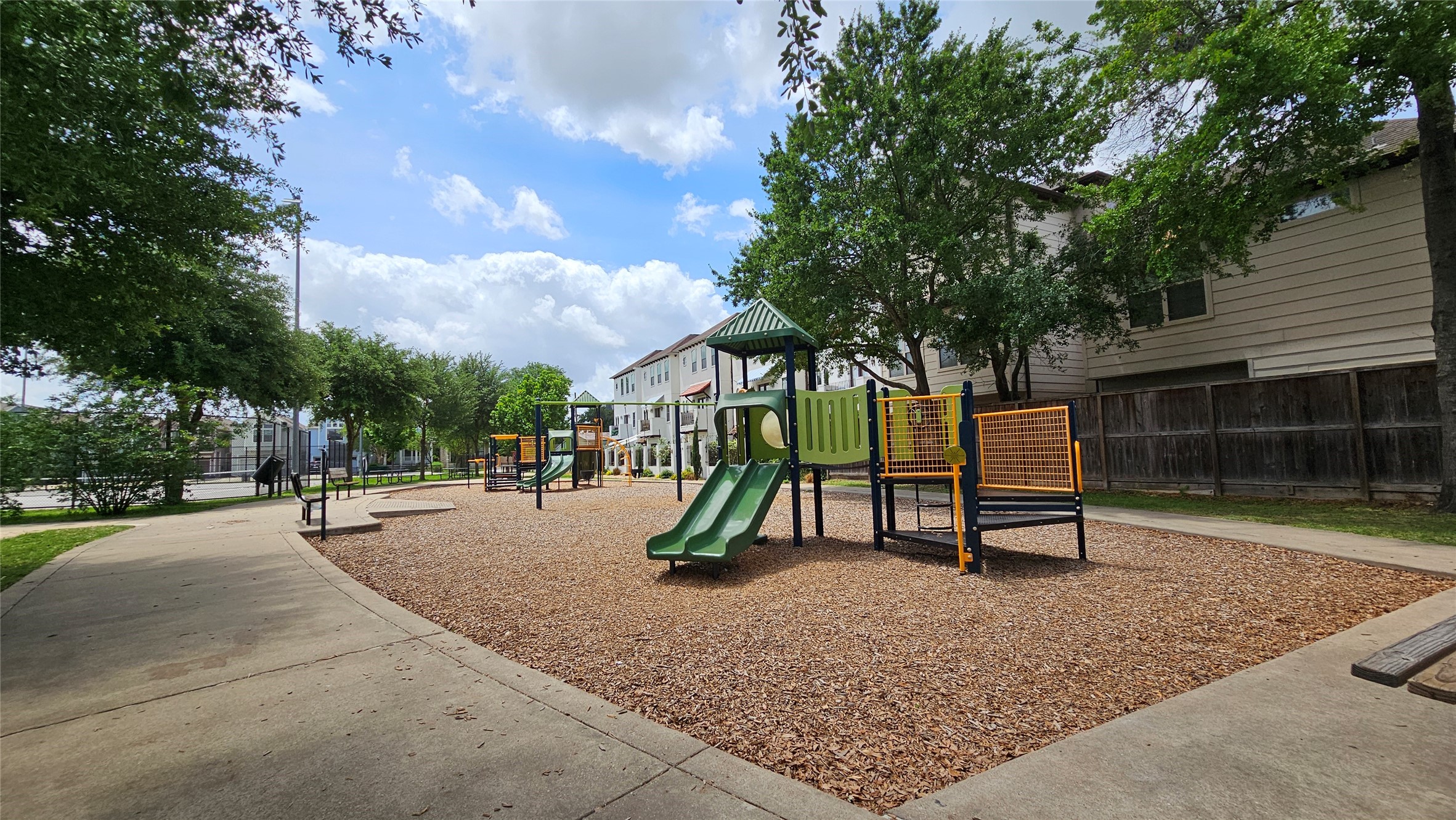902 West 23rd Street, Unit I Houston, TX 77008 - Photo 36 of 36 The patio development is adjacent to Wright-Bembry Park.