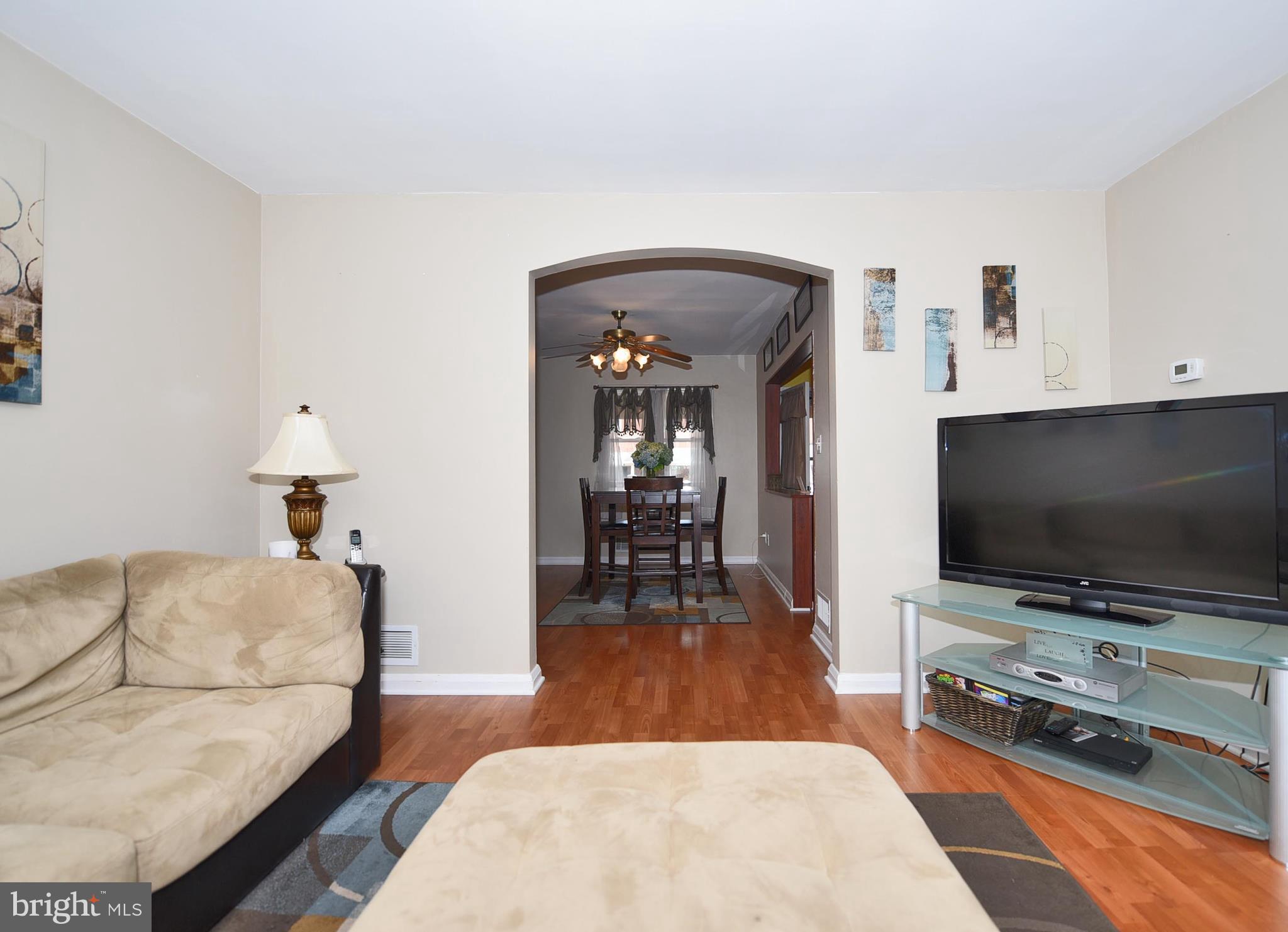 7860 Charlesmont Road Baltimore, MD 21222 - Photo 6 of 29 Living Room