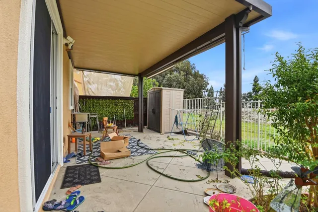 $3,595 | 7208 Paseo Del Rio, Los Angeles, CA 90040