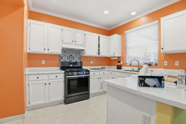 $3,595 | 7208 Paseo Del Rio, Los Angeles, CA 90040