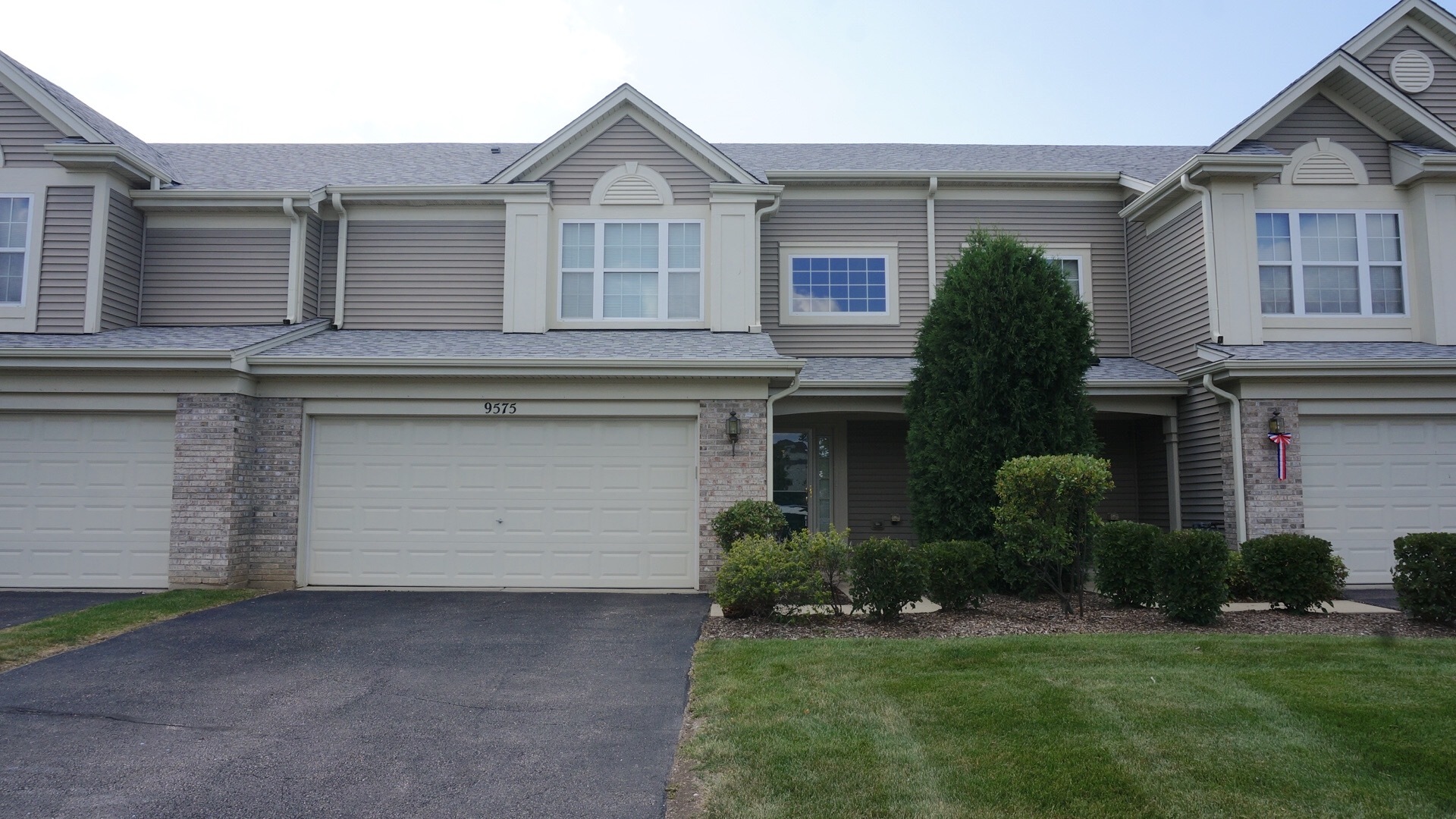 9575 Rainsford Drive, Unit 1 Huntley, IL 60142 - Photo 1 of 26