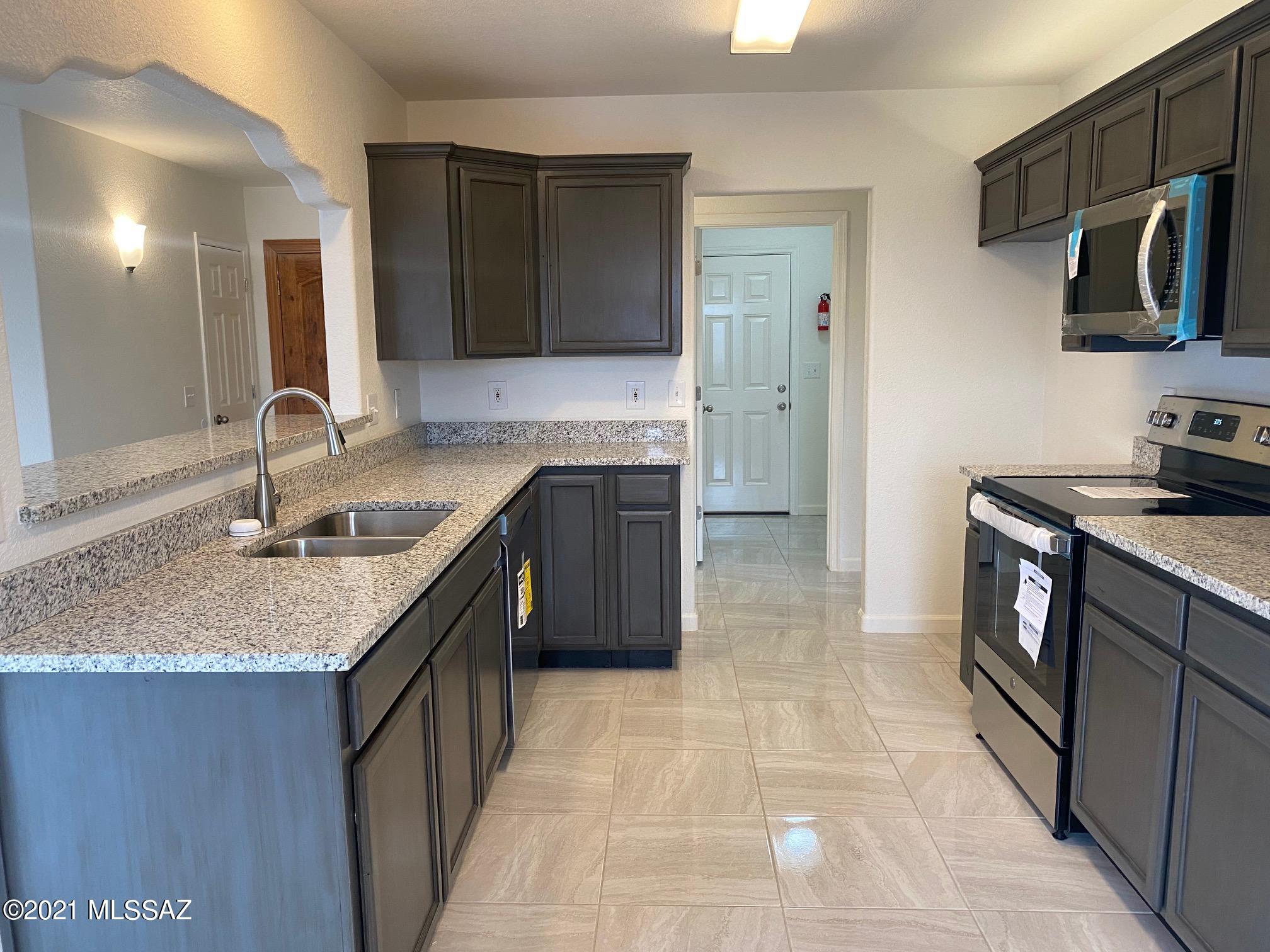 11 Kent Avenue Rio Rico, AZ 85648 - Photo 7 of 27