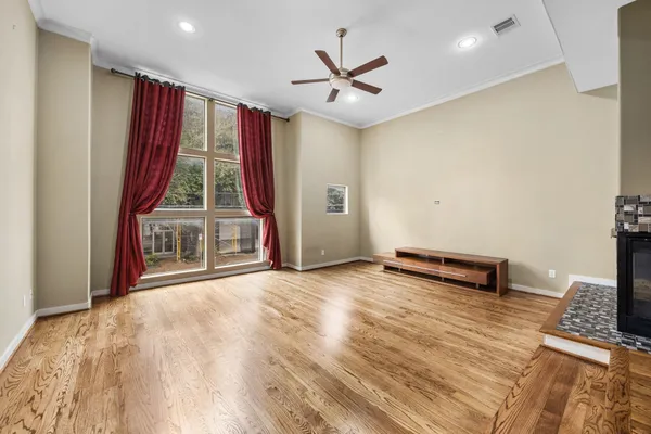 $3,500 | 510 Jackson Hill Street, Houston, TX 77007