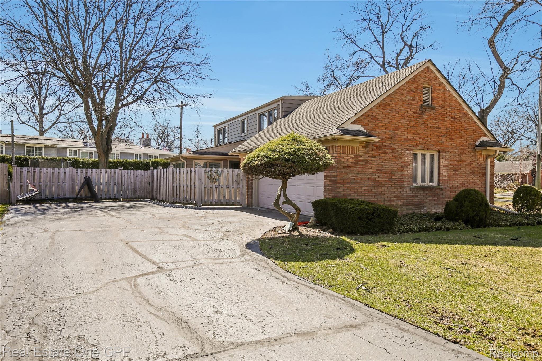 470 Cook Road Grosse Pointe, MI 48236 - Photo 34 of 47 38-470 Cook Rd0036.jpg