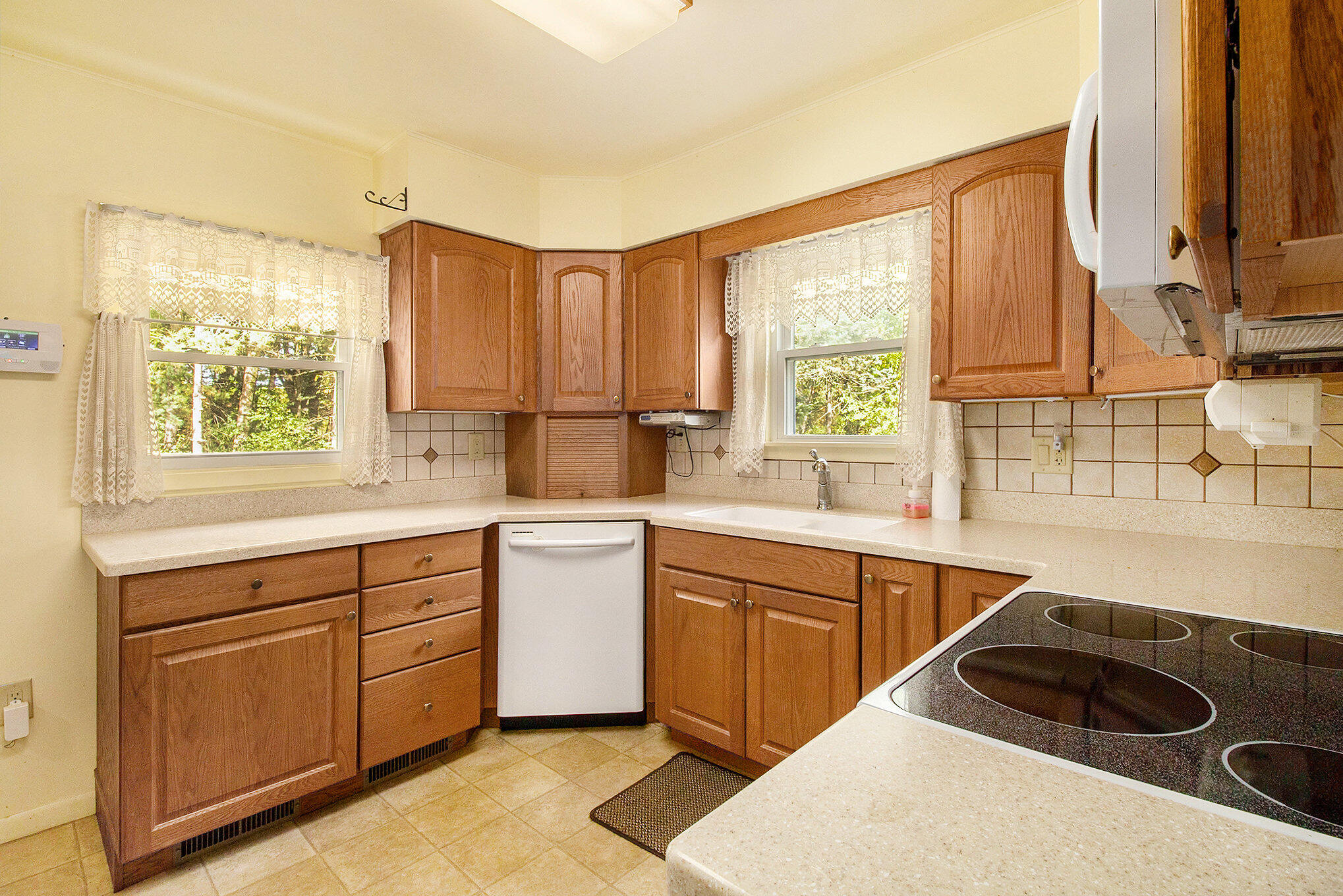 3250 North Portage Road Jackson, MI 49201 - Photo 8 of 28 007_file_270