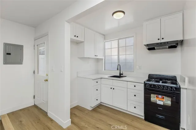 $1,095,000 | 16642 Los Alimos Street, Granada Hills, CA 91344