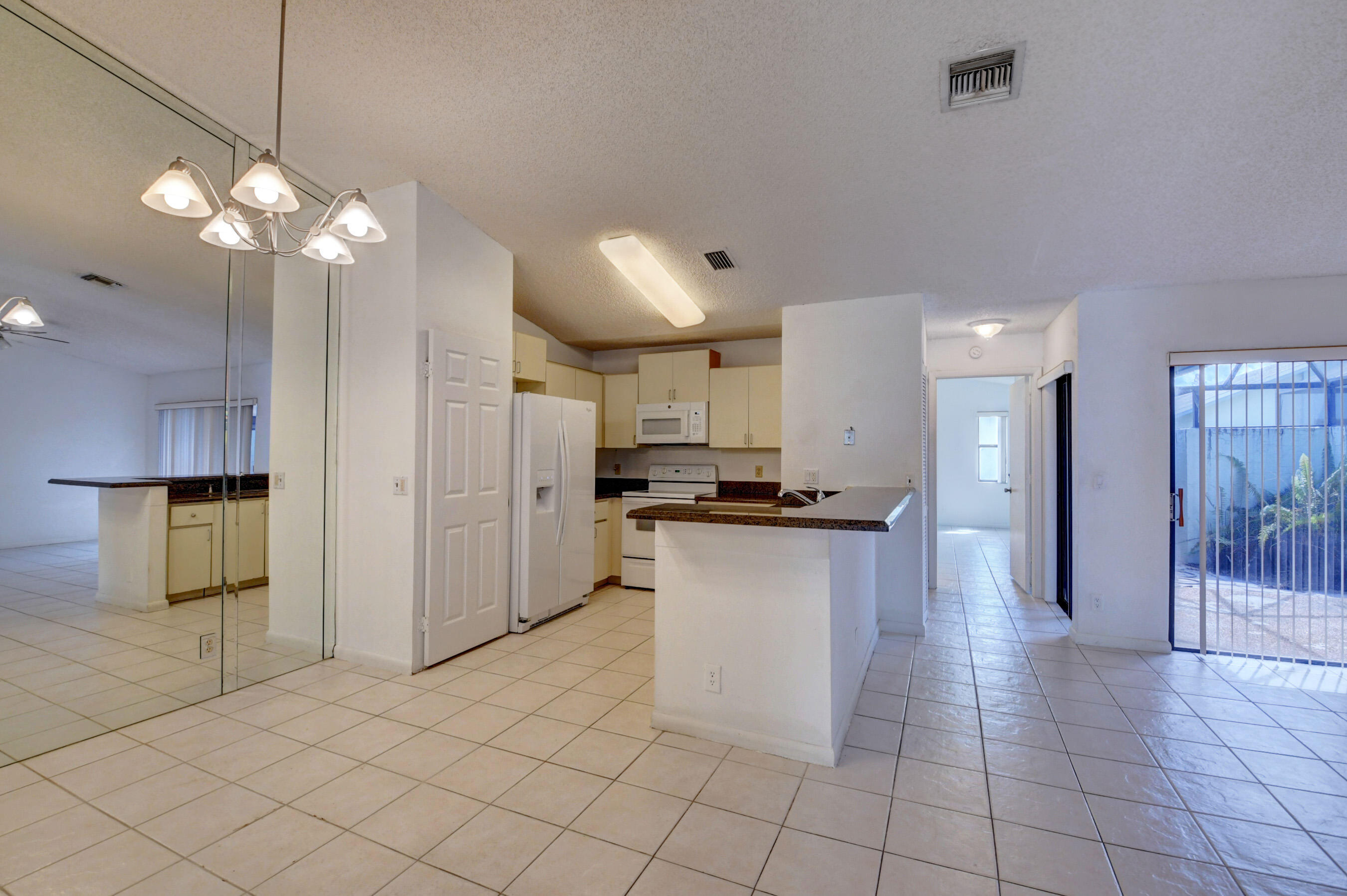 9148 Southwest 21st Court, Unit B Boca Raton, FL 33428 - Photo 18 of 40 17_dsc_4499_500_501_502_503
