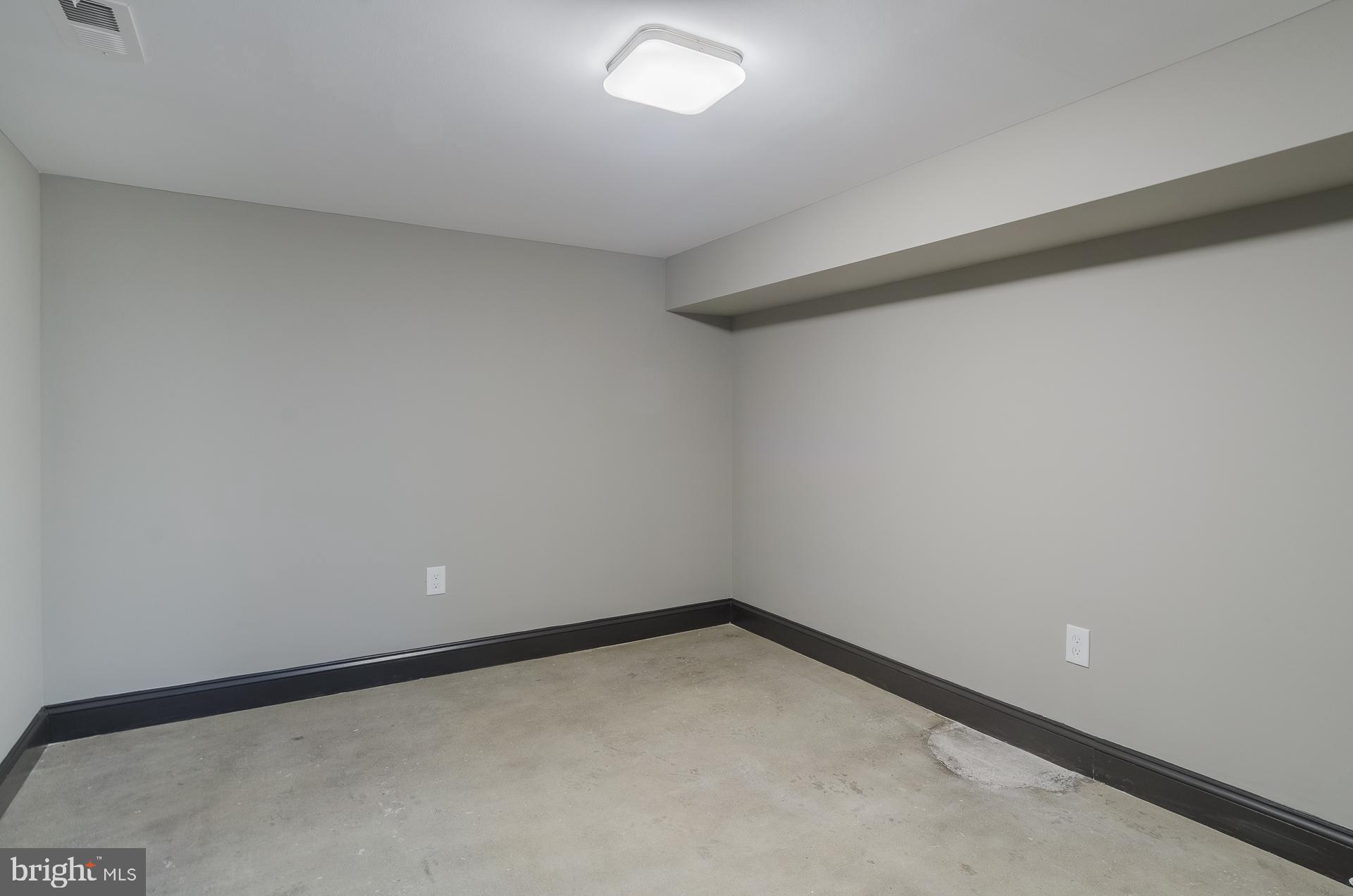 8 West Barney Street Baltimore, MD 21230 - Photo 18 of 37 Unit 1 Bedroom