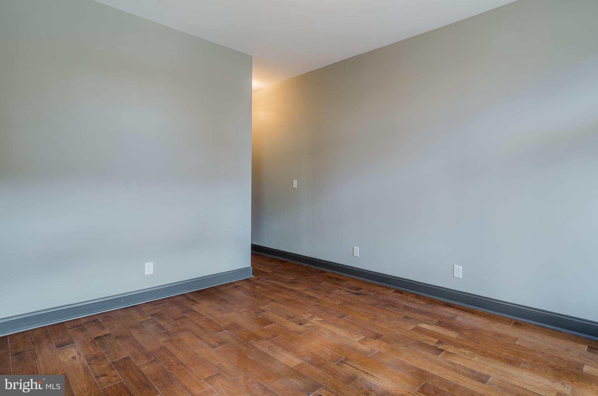 8 West Barney Street Baltimore, MD 21230 - Photo 3 of 37 Unit 1 Living Room