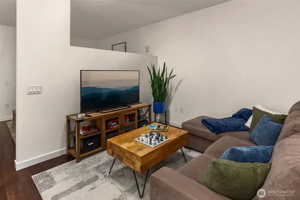 $409,000 | 590 1st Avenue South, Unit 702, Seattle, WA 98104