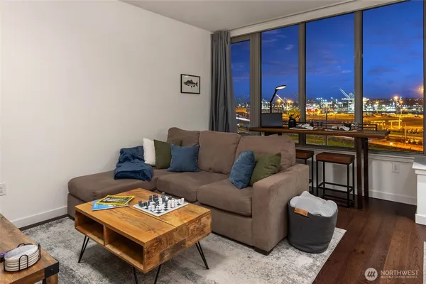 $409,000 | 590 1st Avenue South, Unit 702, Seattle, WA 98104