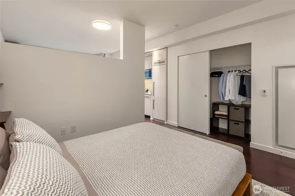 $409,000 | 590 1st Avenue South, Unit 702, Seattle, WA 98104