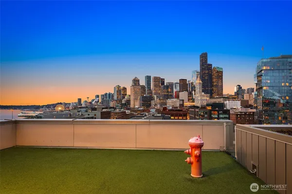 $409,000 | 590 1st Avenue South, Unit 702, Seattle, WA 98104